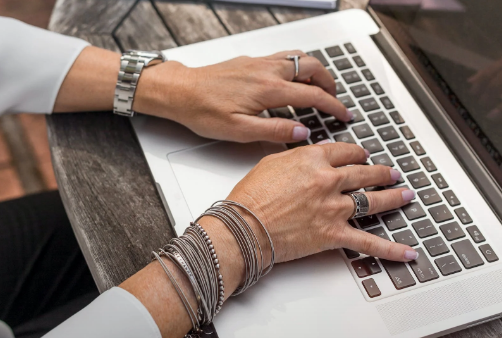 客服外包靠谱吗