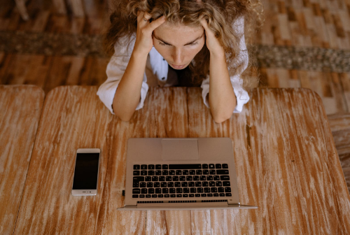 跨境电商客服好做吗