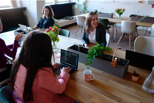 如何管理外包客服