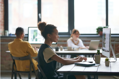 外包客服和自营客服的区别