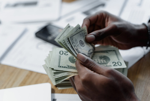 拼多多外包客服多少钱