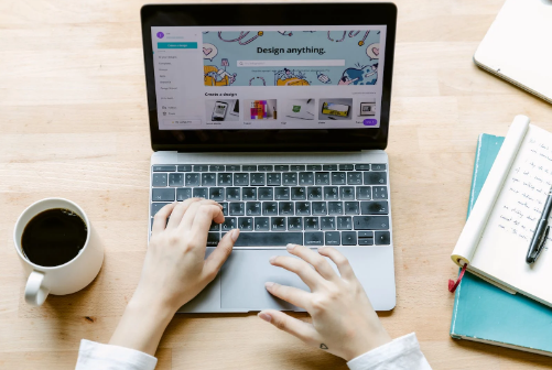 当客户需要等候时，专业的客服沟通话术